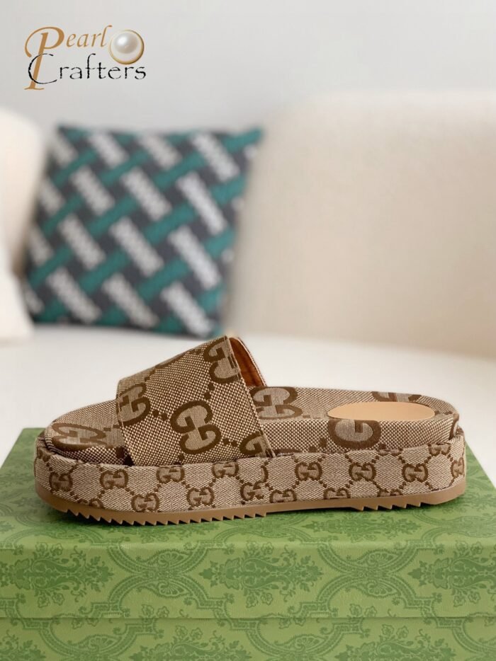 Gucci Ladies Slippers Sandals - Image 4