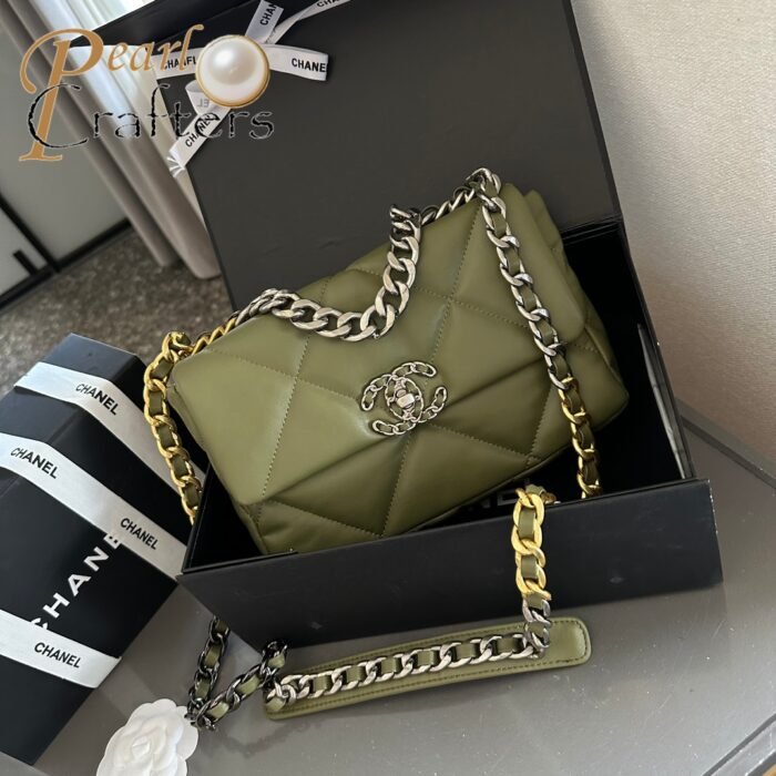 ⁦CHANEL 19 Flap Bag Chain Strap Shoulder Bag 0⁩ - الصورة ⁦7⁩