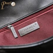 ⁦Chanel Chanel Lambskin Quilted Small 19 Flap Shoulder Bag Handbag⁩ - الصورة ⁦9⁩