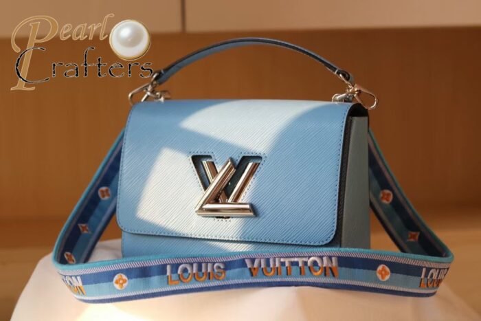 ⁦Louis Vuitton LV Twist Shoulder Crossbody Handbag⁩ - الصورة ⁦3⁩