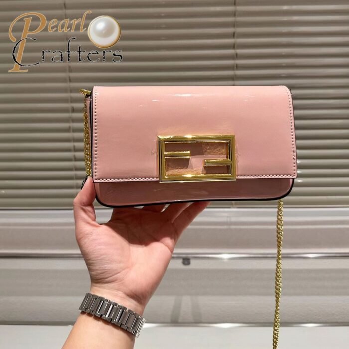⁦FENDI Chain Wallet Crossbody Bag⁩ - الصورة ⁦7⁩