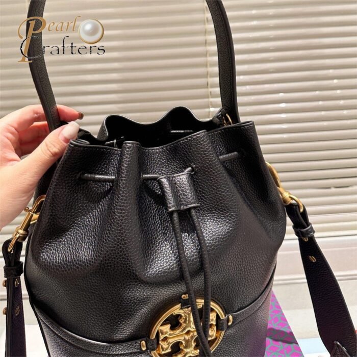 Tory Burch New miler good looking bucket bag - Image 4