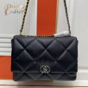 ⁦Chanel 19bag Lambskin Gold Buckle Shoulder Crossbody Bag⁩ - الصورة ⁦3⁩