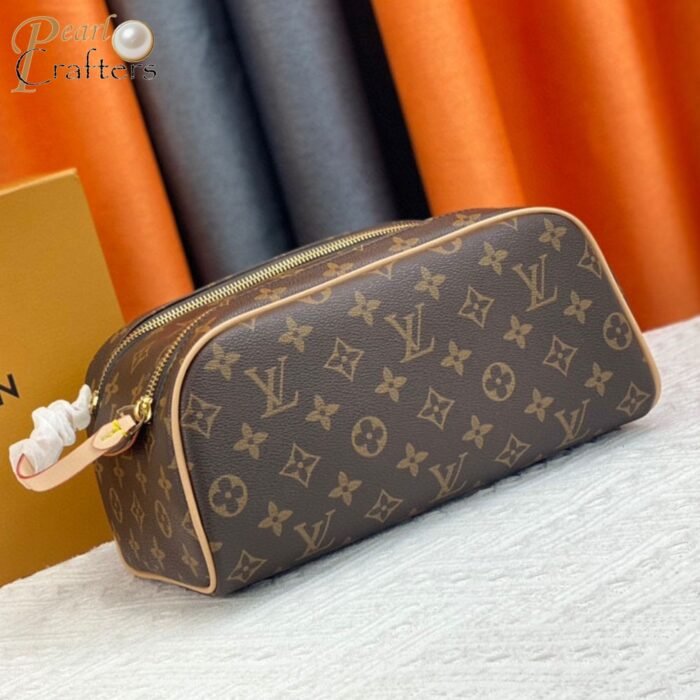 Louis Vuitton LV Cosmetic Dopp Kit Bag M44494 - Image 2
