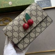 ⁦Gucci Cherry Chain Bag& Cherry Wallet⁩ - الصورة ⁦2⁩