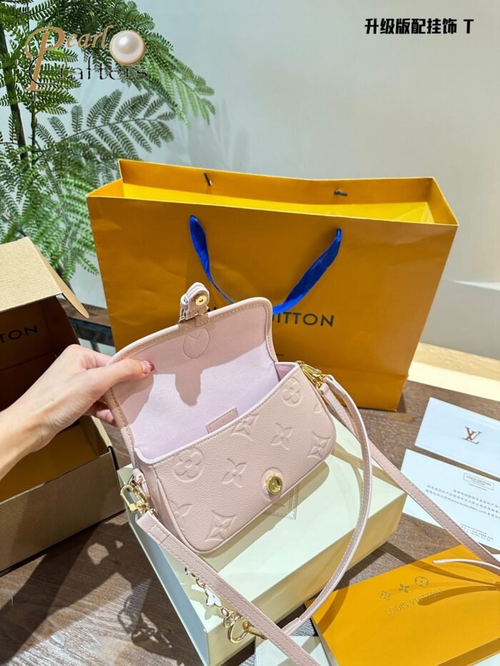 Louis Vuitton Mini Diane Shoulder Bag Handbag - Image 9