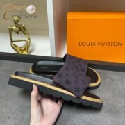⁦Louis Vuitton LV Pool Pillow Fabric Flat Slide  Sandals⁩ - الصورة ⁦10⁩