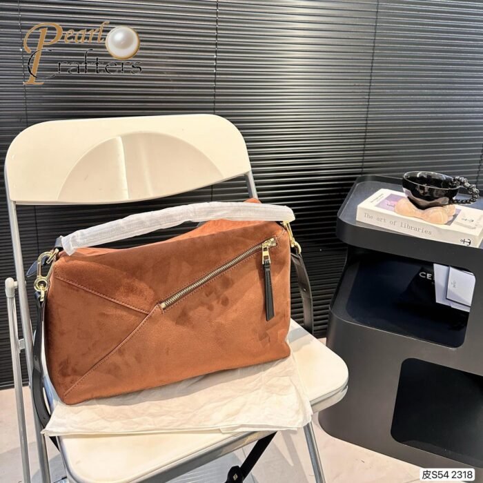 LOEWE Suede Puzzle Bag - Image 5