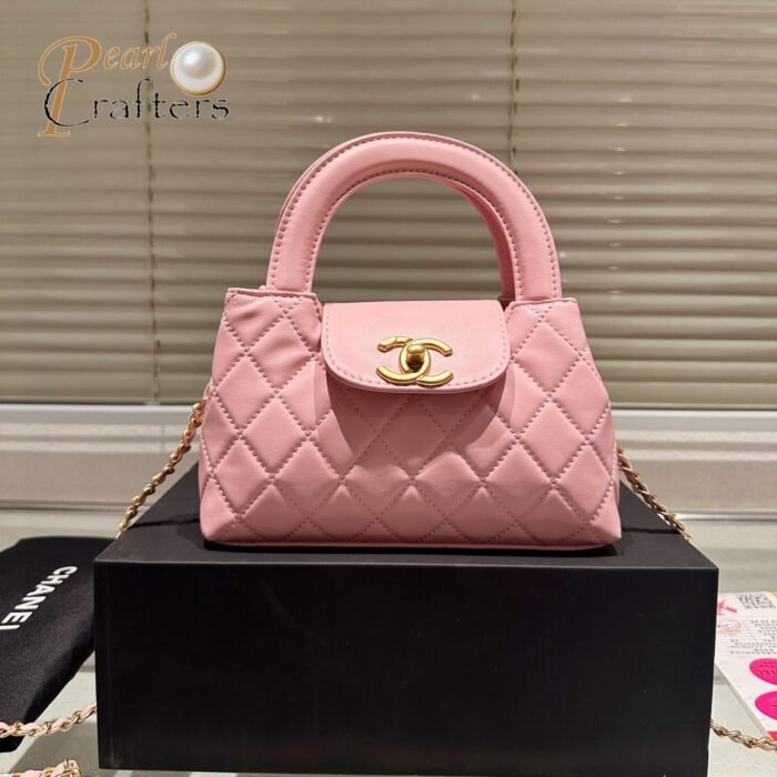 ⁦Chanel Shiny Aged Calfskin Quilted Nano Kelly Shopper Bag⁩ - الصورة ⁦12⁩