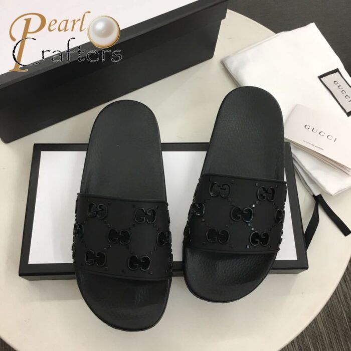 ⁦Gucci Womns GG Slide Rubber Sandals 573922⁩ - الصورة ⁦2⁩
