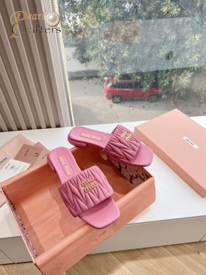 ⁦Miu Miu Slipper Sandals Low Heel Shoes⁩ - الصورة ⁦3⁩