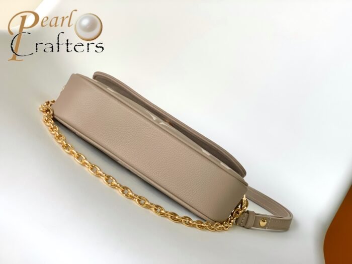⁦Louis Vuitton 10A Handbag Shoulder Bag Top Mirror Quality Version Wallet on Chain Ivy M82211⁩ - الصورة ⁦4⁩