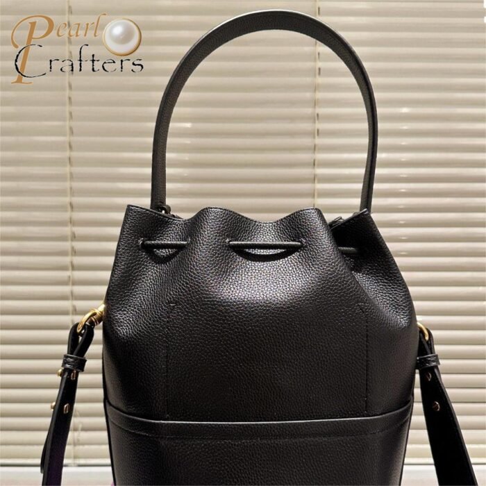 Tory Burch New miler good looking bucket bag - Image 6
