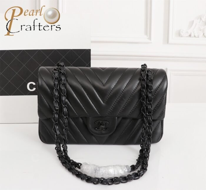⁦Chanel Clacssic Flap CF Chain Shoulder Strap Bag⁩ - الصورة ⁦4⁩
