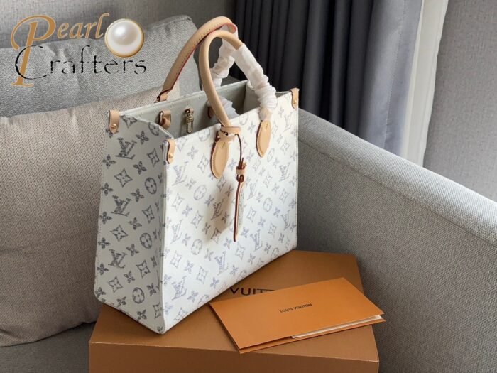 Louis Vuitton LV Onthego Handbag Shoulder Bag Totes - Image 3