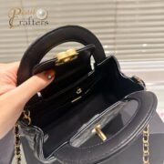 ⁦Chanel Shiny Aged Calfskin Quilted Nano Kelly Shopper Bag⁩ - الصورة ⁦7⁩