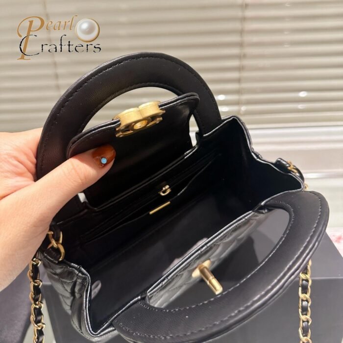 ⁦Chanel Shiny Aged Calfskin Quilted Nano Kelly Shopper Bag⁩ - الصورة ⁦7⁩