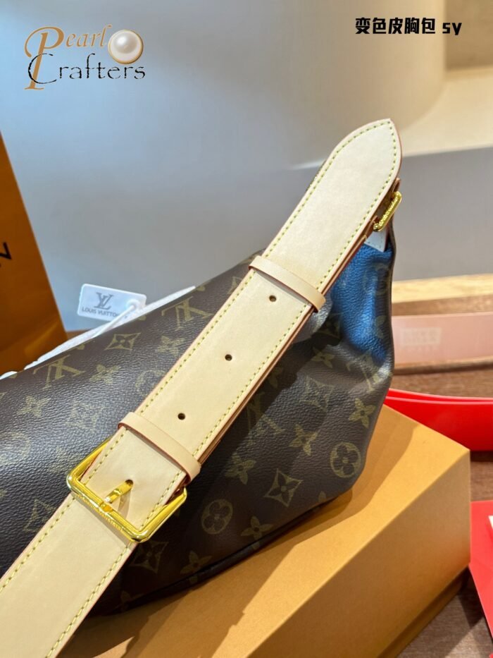 ⁦Louis Vuitton RUSH Shoulder Bag Handbag⁩ - الصورة ⁦4⁩