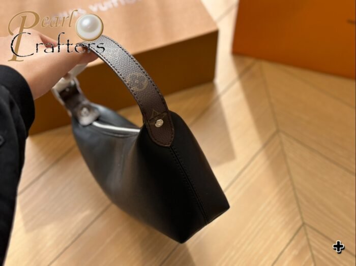 ⁦Louis Vuitton Shoulder Bag Handbag⁩ - الصورة ⁦4⁩