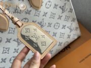 Louis Vuitton LV Onthego Handbag Shoulder Bag Totes - Image 6