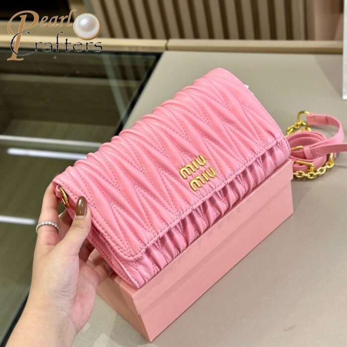 ⁦Miumiu Matelasse Leather Shoulder Bag Crossbody Bag⁩ - الصورة ⁦2⁩