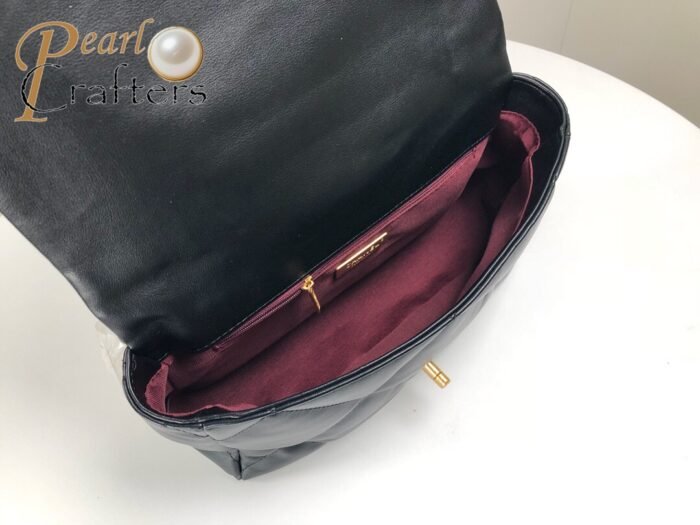 ⁦Chanel Lambskin Quilted Medium19 Flap Shoulder Bag Handbag⁩ - الصورة ⁦9⁩