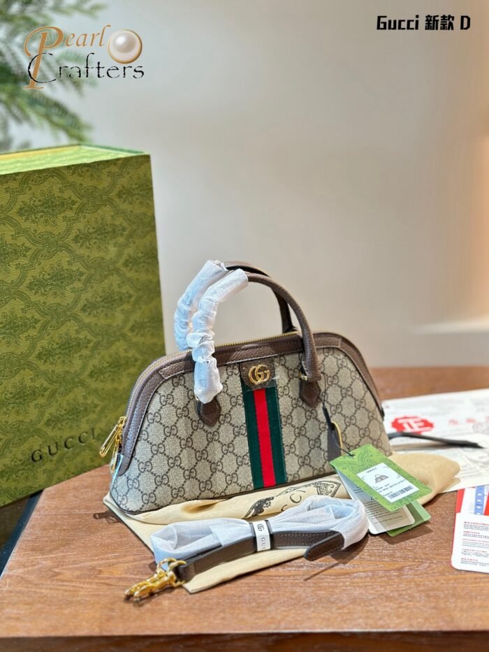 Gucci Shell Shoulder Bag - Image 2