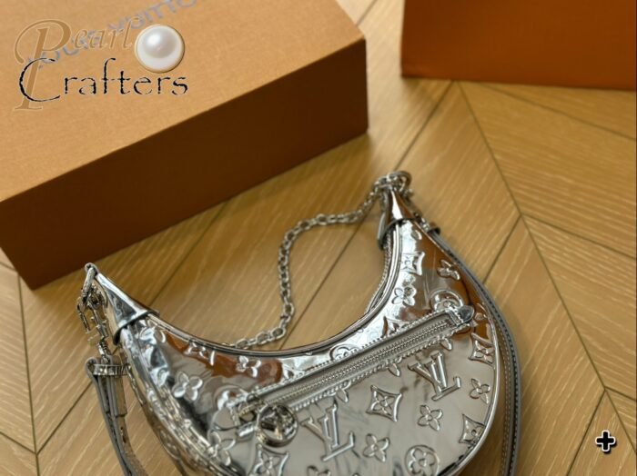 Louis Vuitton Loop Shoulder Bag Handbag - Image 6