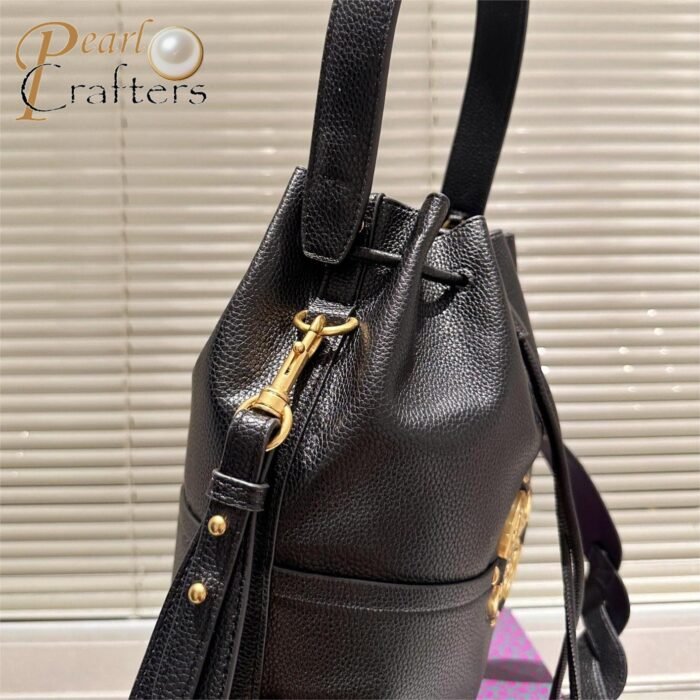 Tory Burch New miler good looking bucket bag - Image 10