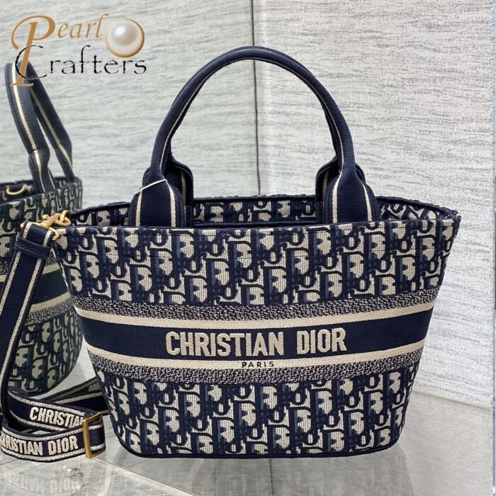 ⁦DIOR Gradient Butterflies Embroidered Handbag⁩ - الصورة ⁦2⁩