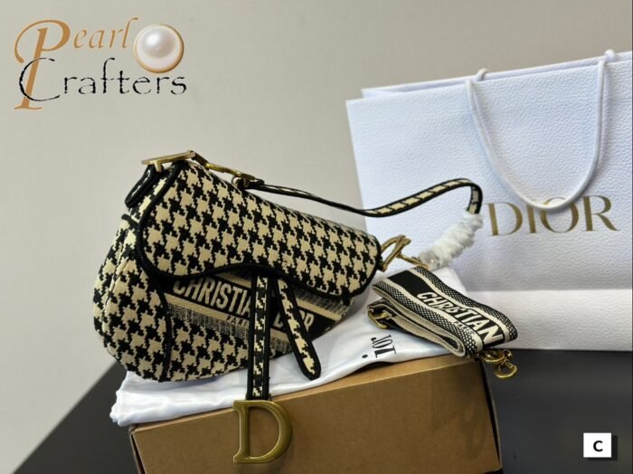 Dior Saddle Bag Shoulder Bag - Image 1