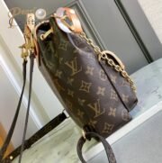 ⁦Louis Vuitton LV Excursion Backpack Bag⁩ - الصورة ⁦4⁩