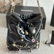 ⁦Chanel 22 garbage Bag Mini Handbag Shiny Lambskin Jewelry Charm Shoulder Bag⁩ - الصورة ⁦2⁩