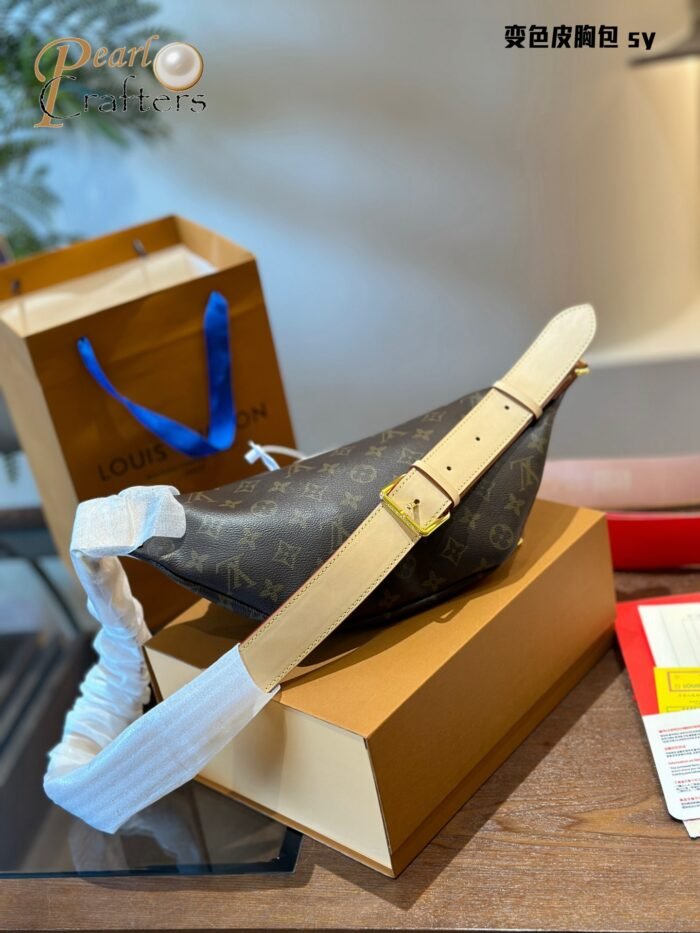 ⁦Louis Vuitton RUSH Shoulder Bag Handbag⁩ - الصورة ⁦3⁩