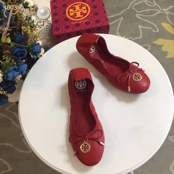 ⁦Tory Burch Leather Round Bow  Sandals Slide⁩ - الصورة ⁦3⁩