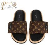 ⁦Louis Vuitton LV Pool Pillow Fabric Flat Slide  Sandals⁩ - الصورة ⁦3⁩