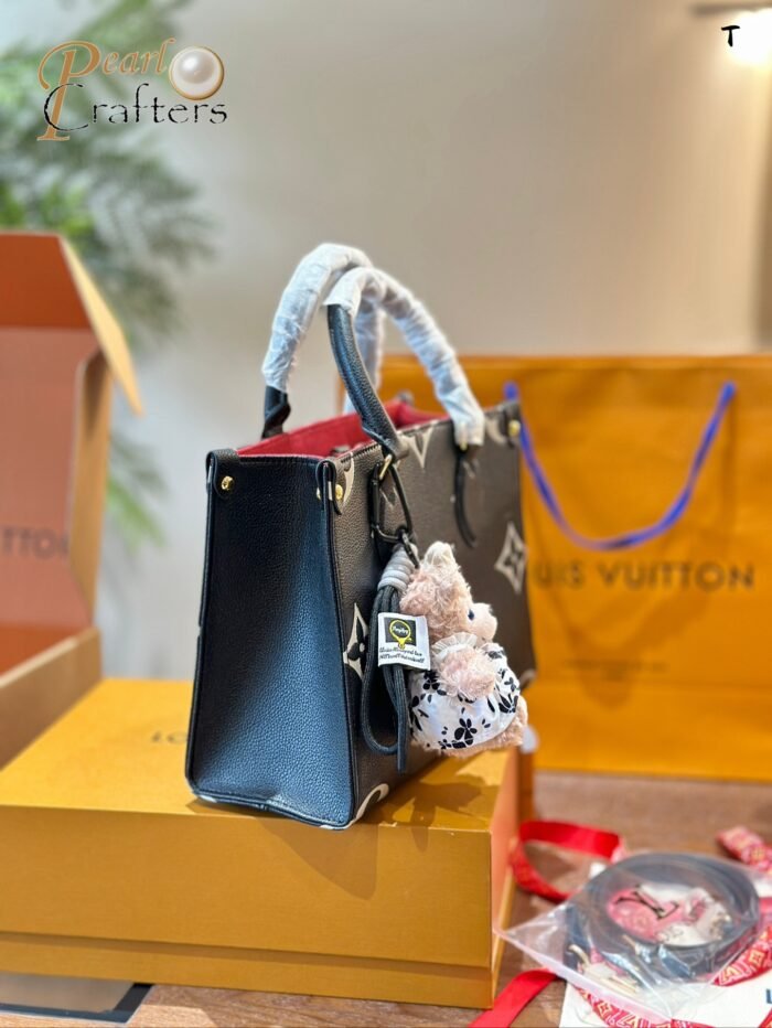 ⁦Louis Vuitton Onthego 25cm Shoulder Bag Handbag⁩ - الصورة ⁦6⁩