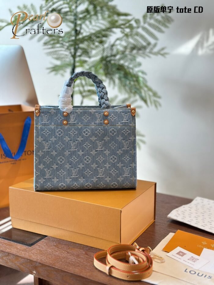 ⁦Louis Vuitton Onthego Denim Shoulder Bag Handbag⁩ - الصورة ⁦2⁩