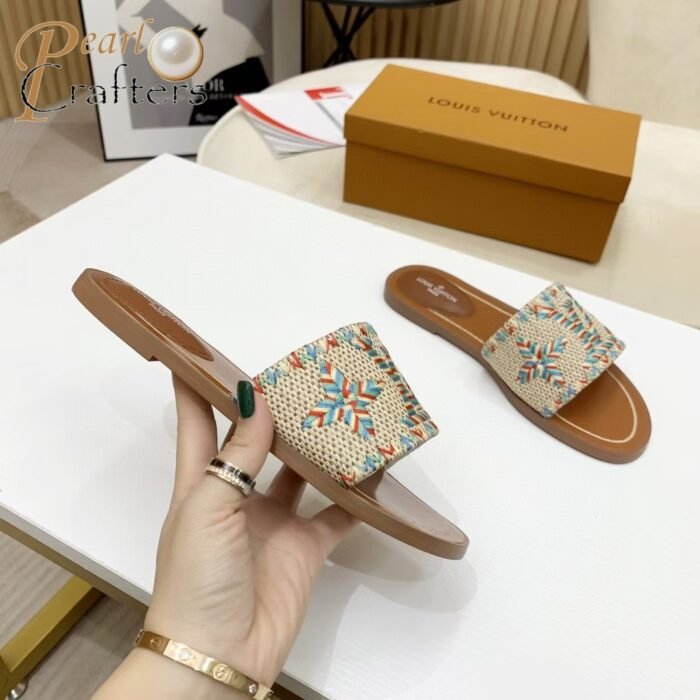 Louis Vuitton LV Lock lt Flat Flat Sandals Slide - Image 5