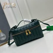 ⁦Bottega Veneta Intrecciato Mini Shoulder Crossbody Cosmetic Bag⁩ - الصورة ⁦9⁩
