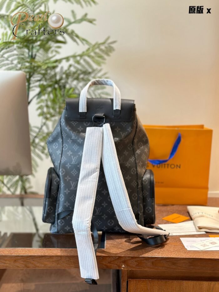 ⁦Louis Vuitton TRIO Backpack Bag Handbag⁩ - الصورة ⁦5⁩