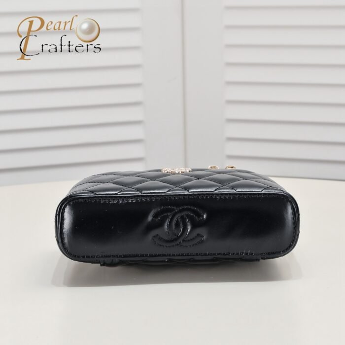 ⁦Chanel 23K Petal Metal Handle Shoulder Bag Handbag⁩ - الصورة ⁦4⁩
