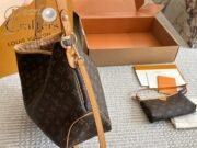Louis Vuitton Tote Bag Shoulder Bag Handbag - Image 4