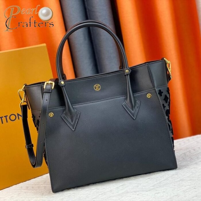 ⁦Louis Vuitton LV On My Side MM Black Leather Shoulder Bag Handbag⁩ - الصورة ⁦2⁩