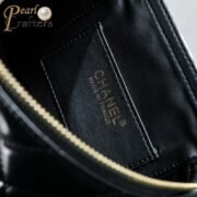 ⁦Chanel 23K Petal Metal Handle Shoulder Bag Handbag⁩ - الصورة ⁦9⁩