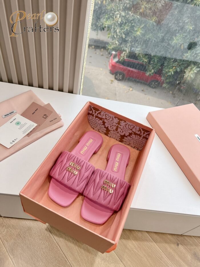 ⁦Miu Miu Slipper Sandals Low Heel Shoes⁩ - الصورة ⁦4⁩