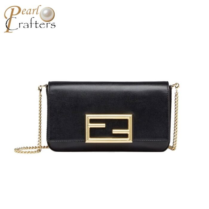 ⁦FENDI Chain Wallet Crossbody Bag⁩ - الصورة ⁦1⁩