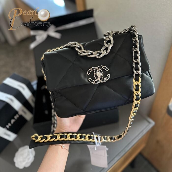 ⁦CHANEL 19 Flap Bag Chain Strap Shoulder Bag 0⁩ - الصورة ⁦18⁩