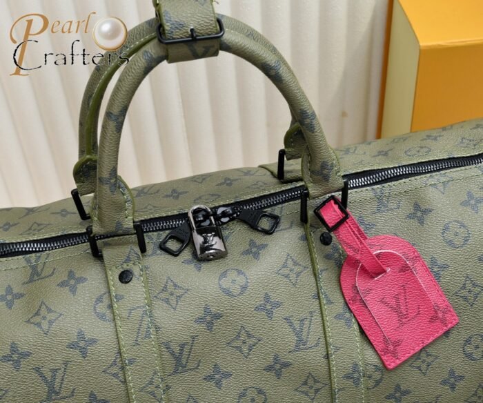 ⁦Louis Vuitton Military Green KEEPALL 50 Travel Bag⁩ - الصورة ⁦3⁩