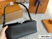 ⁦Louis Vuitton Buci Shoulder Bag Handbag⁩ - الصورة ⁦9⁩
